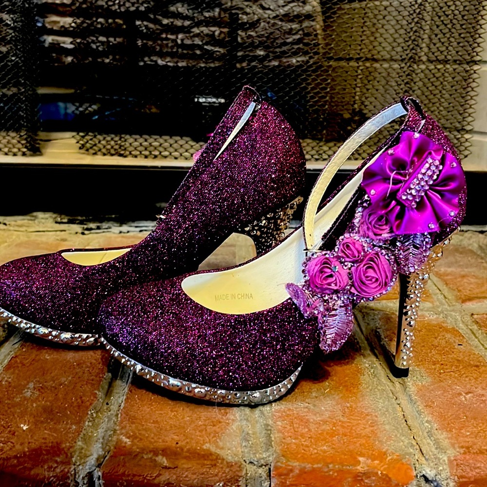 Women’s Glitter Crystal Flower Pumps